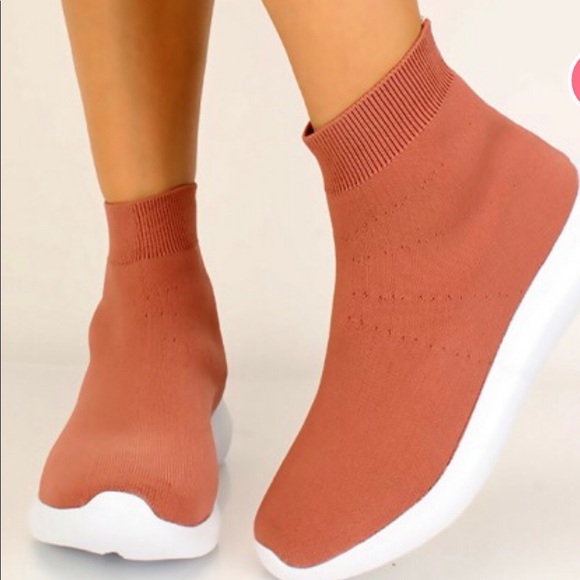 PULL ON SHOES - Picture 4 of 4